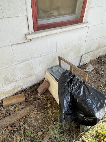 Traction Wildlife and Pest Control — attic cleaning company in Van Nuys, CA